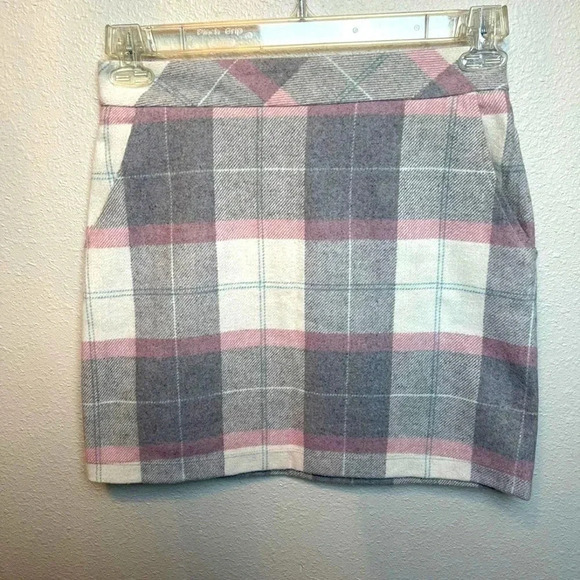 Vintage Y2K Joe Boxer wool/poly blend plaid mini skirt. Grey, pink and white. - Picture 2 of 10